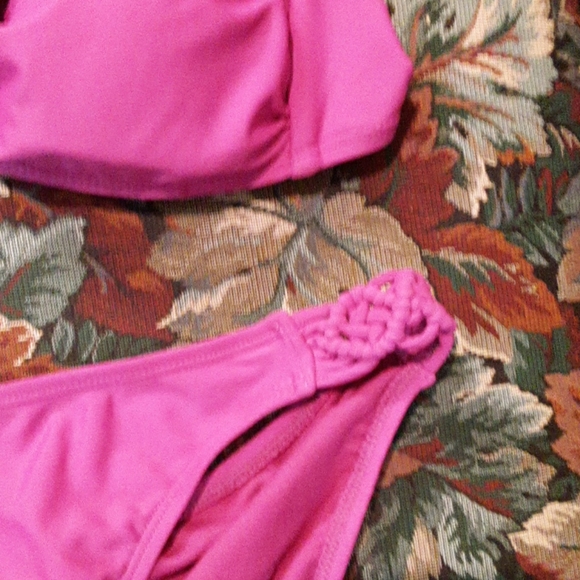 Bikini - Picture 3 of 3